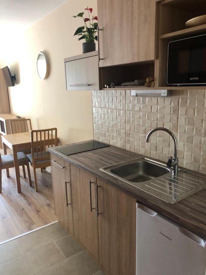 Castellum Apartmanhaz Gyula Eksteriør bilde