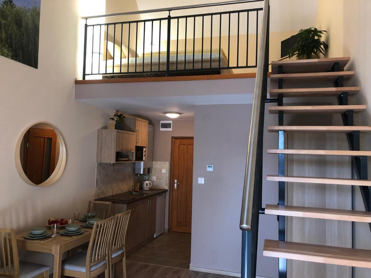 Castellum Apartmanhaz Gyula Eksteriør bilde