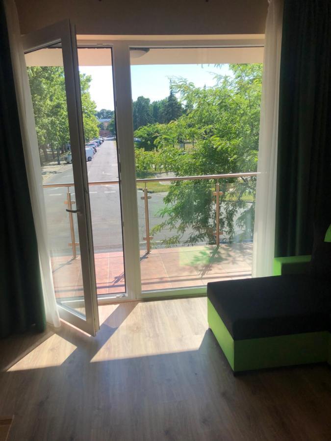 Castellum Apartmanhaz Gyula Eksteriør bilde