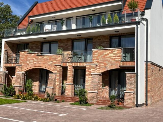 Castellum Apartmanhaz Gyula Eksteriør bilde